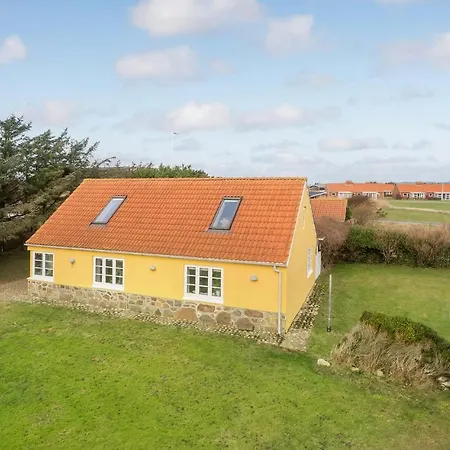 3 Bedroom Gorgeous In Semesterbostad *