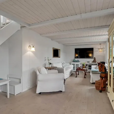Feriehus 3 Bedroom Gorgeous In
